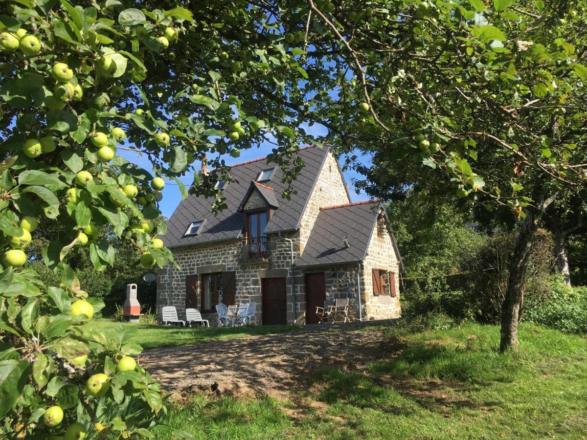 The Gingerbread House Cottage Beauficel Esterno foto