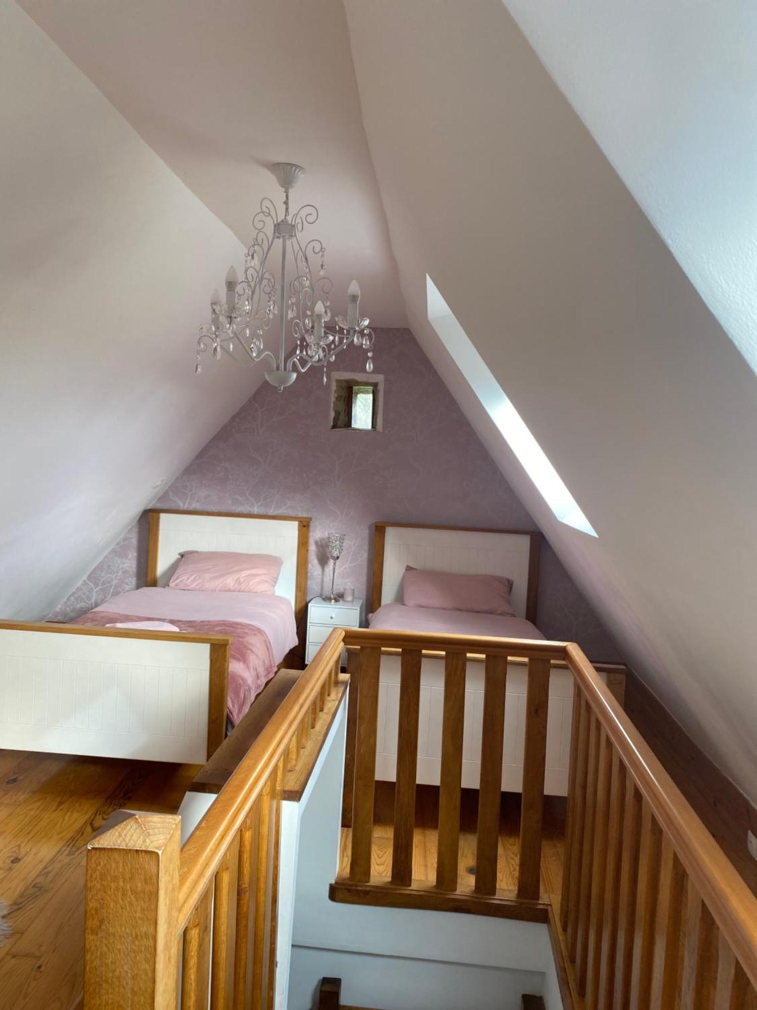 The Gingerbread House Cottage Beauficel Esterno foto